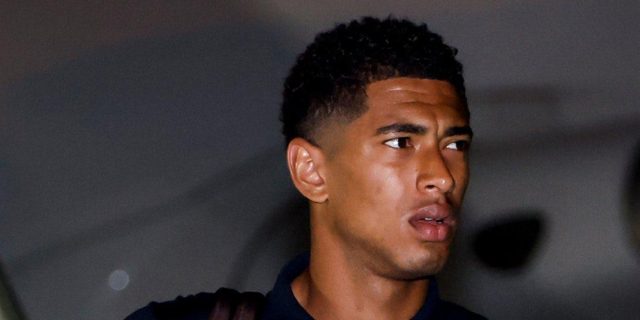 صور: وصول ريال مدريد إلى كازاخستان بعد رحلة 11 ساعة