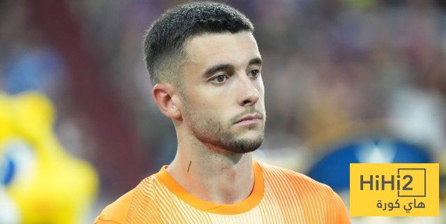 صورة: خوان غارسيا يظهر في برشلونة بالعكاز