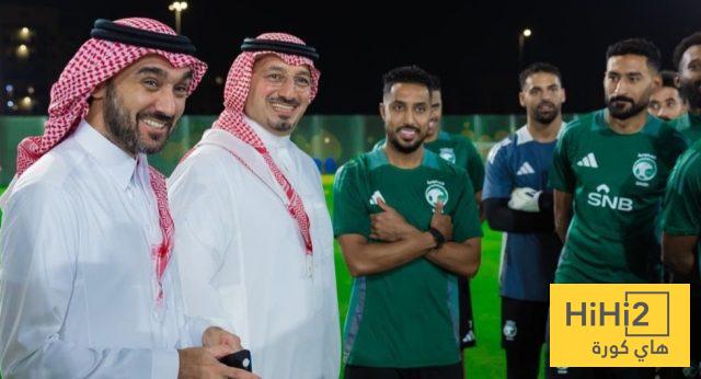 وزير الرياضة يعقد اجتماعًا مع المنتخب السعودي قبل المباراة المصيرية!