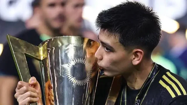 وسط اهتمام ريال مدريد وبرشلونة… ما سعر جيلبرتو مورا المتوقع؟