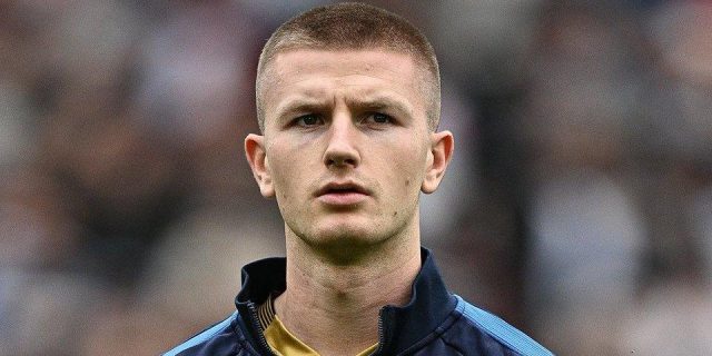 ريال مدريد يضع آدم وارتون كأولوية في الصيف