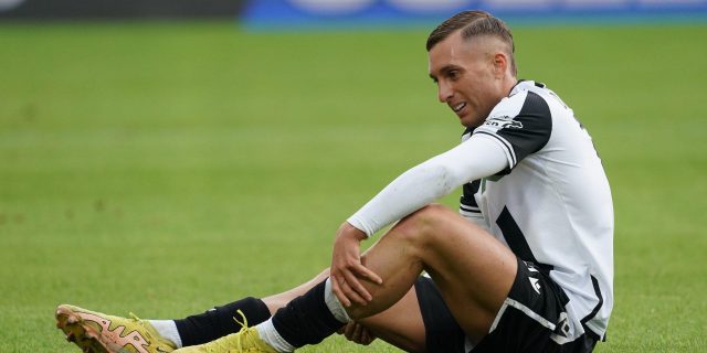 نجم برشلونة السابق يبتعد عن كرة القدم 3 سنوات!
