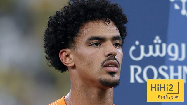 أسطورة مانشستر يونايتد يدافع عن حارس الاتحاد