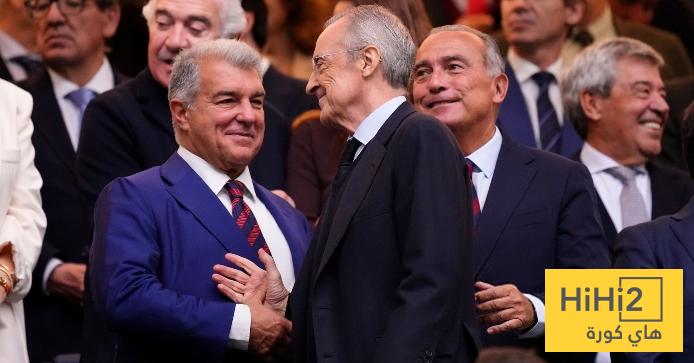 ادارة برشلونة و ريال مدريد في مدرجات البرنابيو