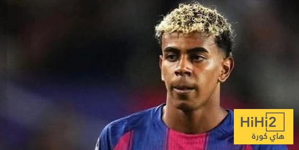 برشلونة يلعب بعشرة لاعبين!