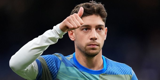 عاجل.. فالفيردي يخرج مصابا من مباراة برشلونة