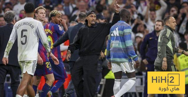 فليك ورافينيا يدعمان لاعبي برشلونة بعد هزيمة الكلاسيكو