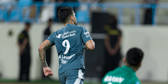أفضل لاعب في مباراة الهلال والأخدود 