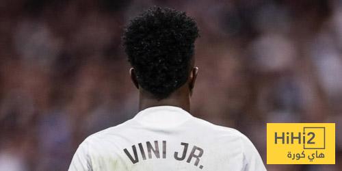 ما بين مؤيد ومعارض … هل يجب معاقبة فينيسيوس بعد سلوكه في الكلاسيكو؟!