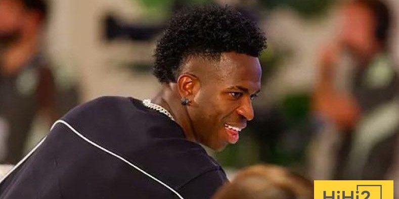 صورة: فينيسيوس اكثر لاعب سعيد بتتويج كليان بالكرة الذهبية