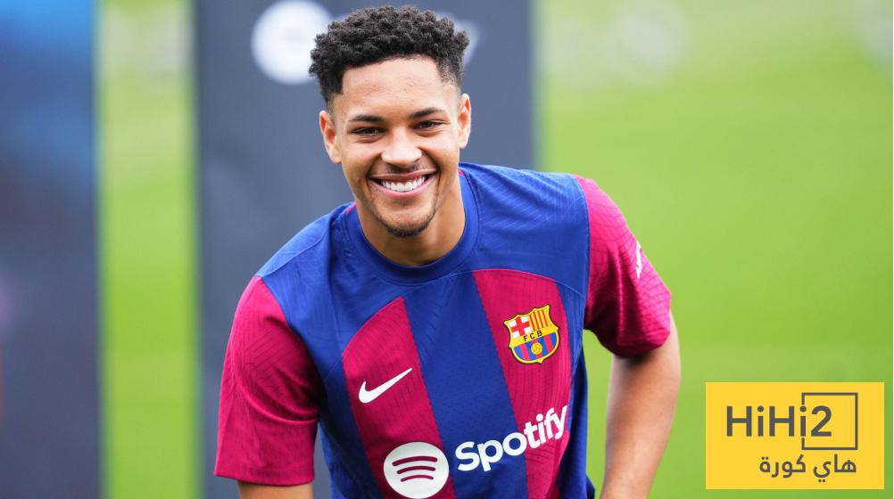 مفاجأة  .. برشلونة قد يجني الأموال بسبب فيتور روكي  !