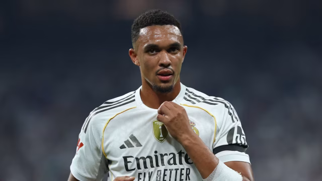 هل سيحتفل أرنولد إذا سجل ضد ليفربول  ؟ اللاعب يرد