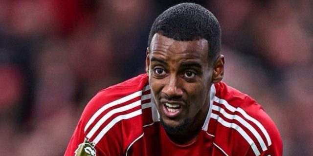 إيزاك يغيب عن تدريبات ليفربول الاخيرة قبل مواجهة الريال