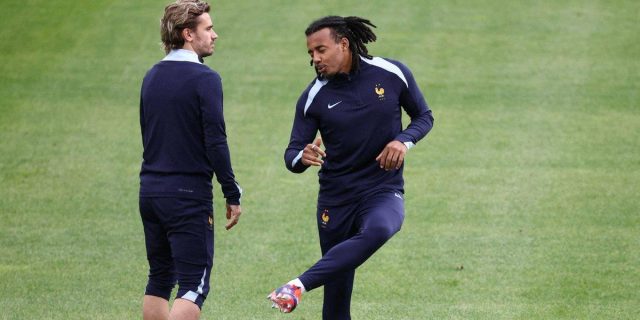 كوندي يثير القلق في تدريبات منتخب فرنسا