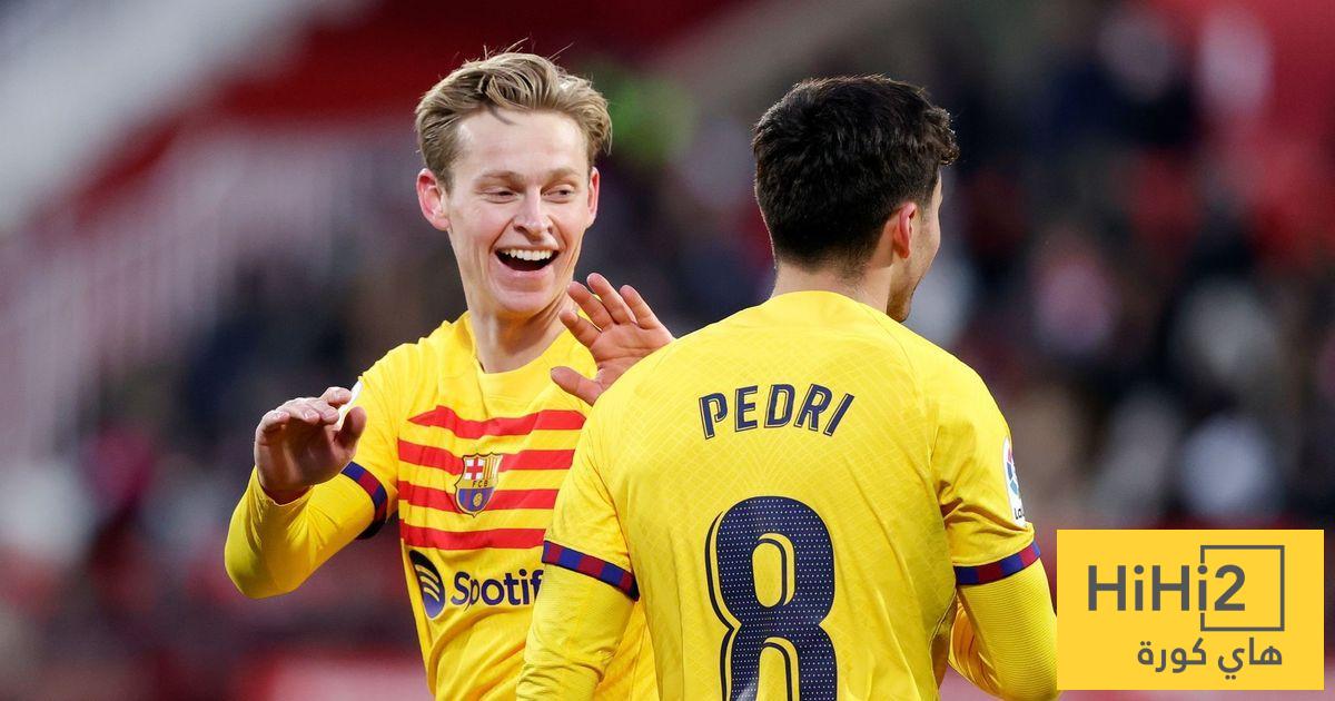 تعليق بيدري على اللعب بجوار دي يونغ