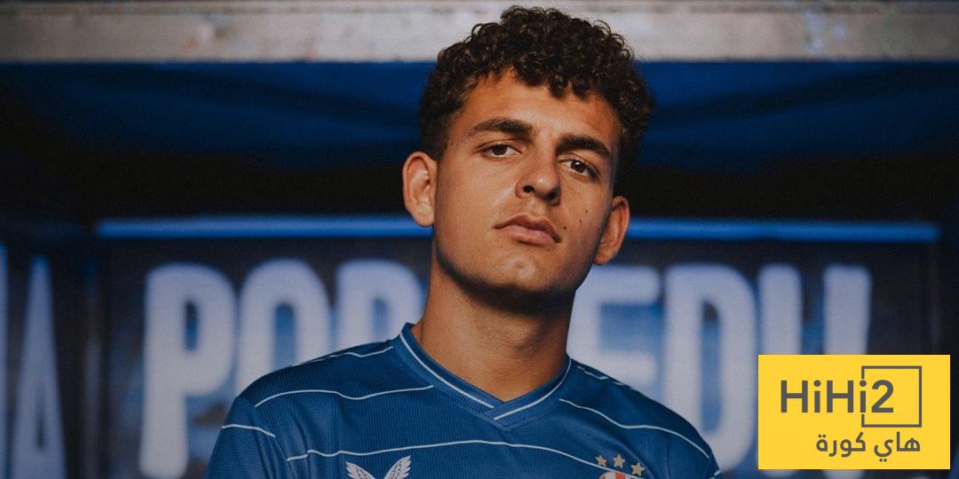 سيرجي دومينغيز يكشف عن اللاعب الذي فاجأه في برشلونة