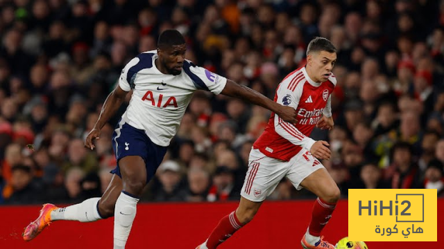 ارسنال يسجل الهدف الاول في شباك توتنهام ارسنال يسجل الهدف الاول في شباك توتنهام