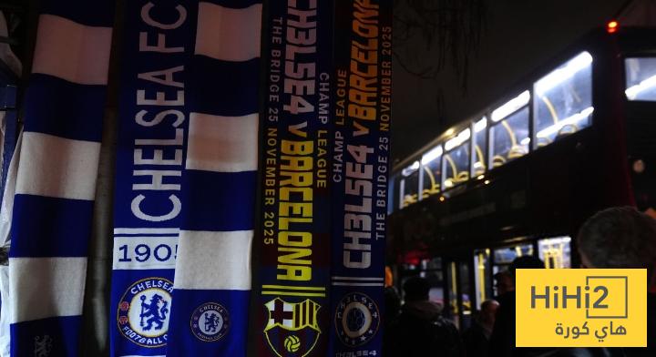 الجماهير تتوافد على ملعب ستامفورد بريدج قبل قمة برشلونة و تشيلسي