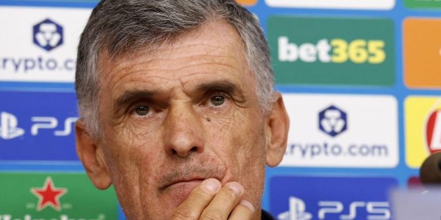 مدرب أولمبياكوس يعلق على مستقبل ألونسو مع ريال مدريد