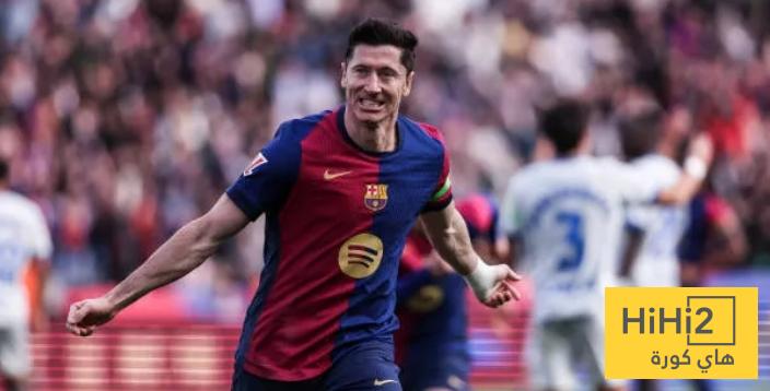 ليفاندوفسكي يغادر مباراة ألافيس