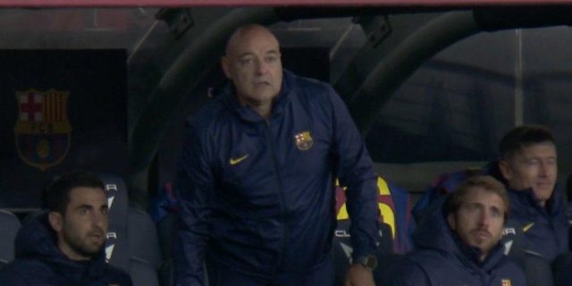 رقم قياسي في طرد مدرب حراس برشلونة