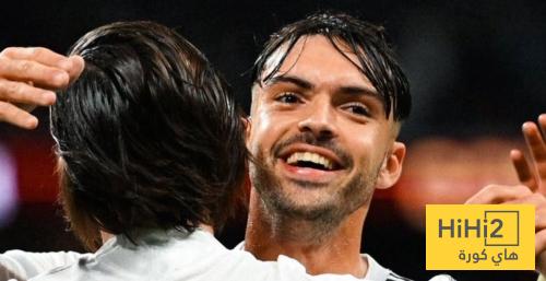 تبادل أدوار بين أسينسيو وكاريراس