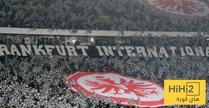 في الكورة : توافد كبير من جمهور فرانكفورت في برشلونة