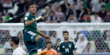 لاعب المنتخب السعودي يبهر الجماهير: من هو؟