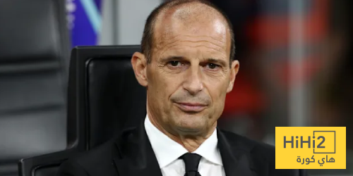 ميلان يستهدف التجديد لثلاثة نجوم