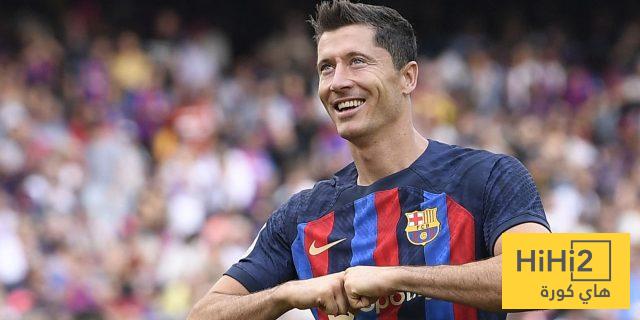 هل يتنازل ليفاندوفسكي للاستمرار مع برشلونة؟