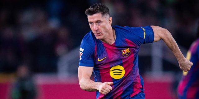 ليفاندوفسكي يغيب عن موقعة برشلونة في كأس إسبانيا
