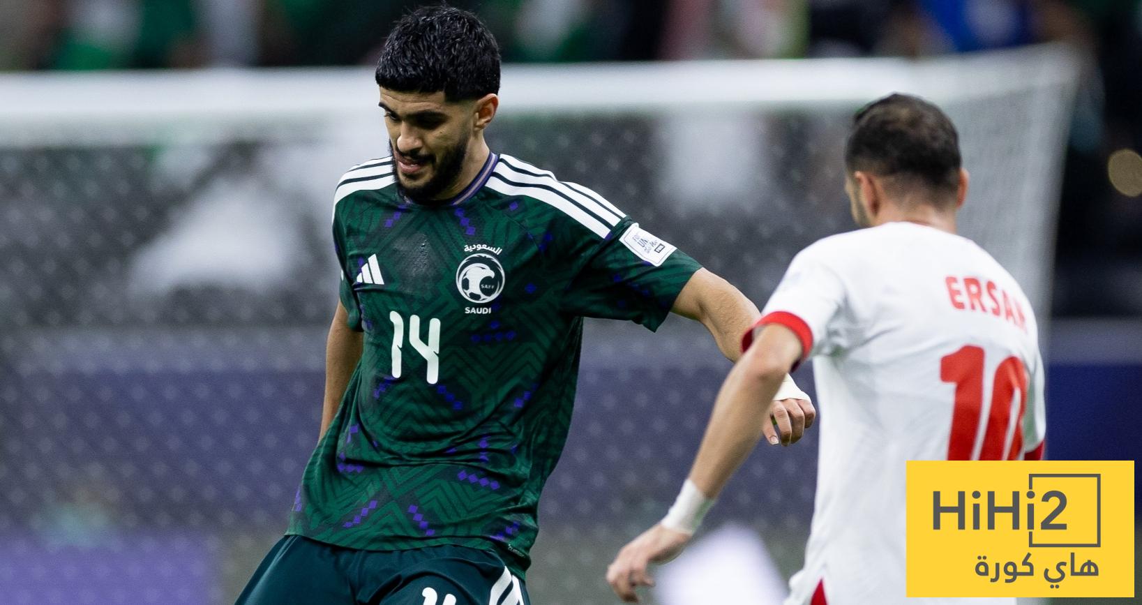 الكشف عن طاقم تحكيم مباراة السعودية والإمارات