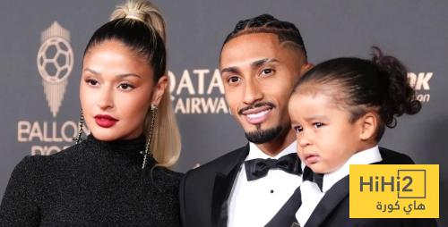 صورة .. زوجة رافينيا تسخر من اختيارات الفيفا لتشكيلة العام