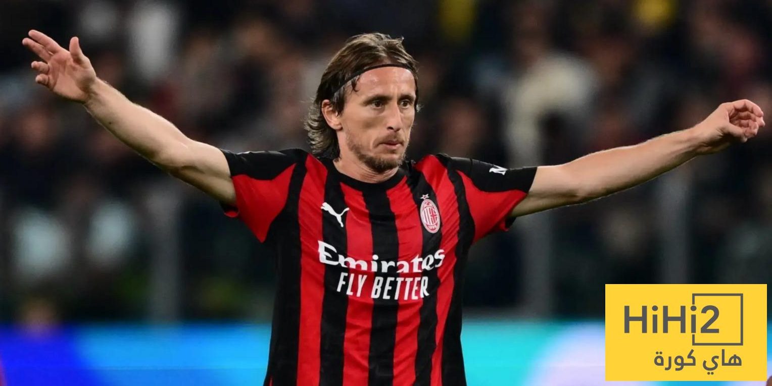 تشكيلة ميلان الرسمية للقاء نابولي