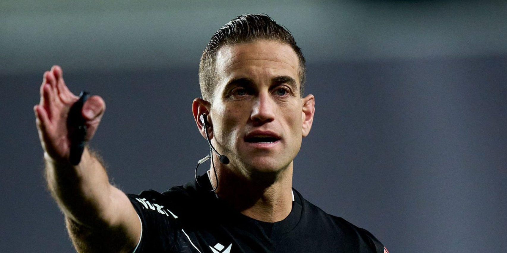 نتائج برشلونة مع حكم مباراته ضد فياريال