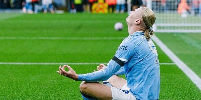 هالاند يعادل عدد أهداف كريستيانو رونالدو في الدوري الإنجليزي