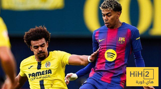 صورة : جمهور ريال مدريد يعترض على طرد لاعب فياريال لهذا السبب
