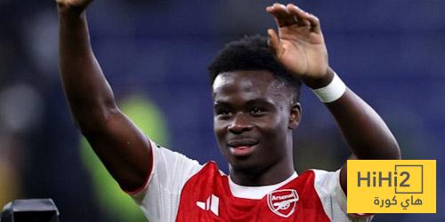 عين على ساكا في مباراة إيفرتون