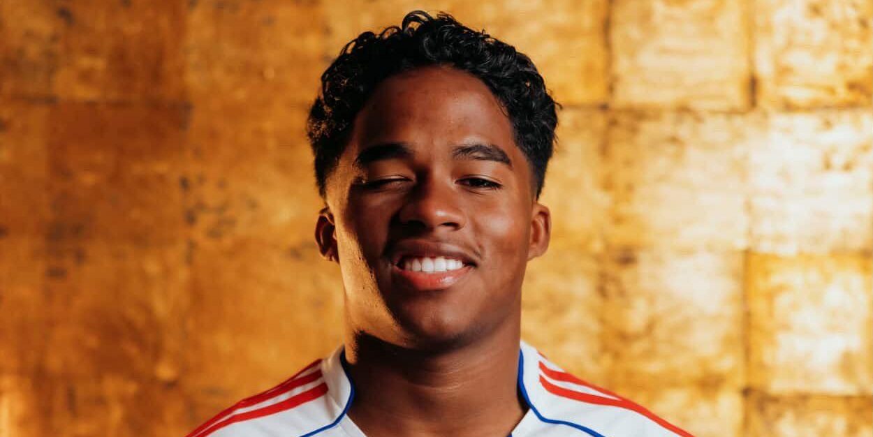 رأي مفاجئ من أسطورة ليون في صفقة إندريك!