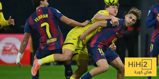 برشلونة مُجبر على مدافع كريستال بالاس