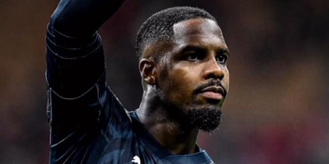 ميلان يقترح عرضا خياليا على الحارس ماينان لتمديد عقده ميلان يقترح عرضا خياليا على الحارس ماينان لتمديد عقده