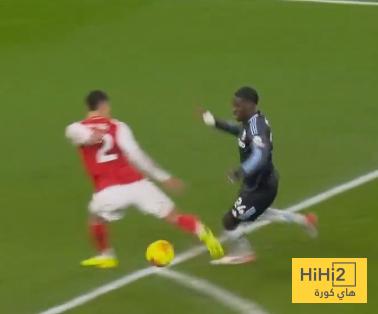 الحكم يرفض احتساب ركلة جزاء لـ أستون فيلا أمام أرسنال.. صور 1