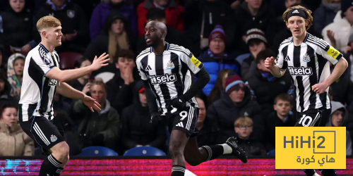 نيوكاسل يونايتد يضرب بيرنلي بثلاثية