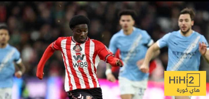 انطلاق الشوط الثاني من مباراة مانشستر سيتي و سندرلاند