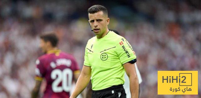 حكم ديربي كتالونيا .. كاره البطاقات الحمراء ! 2 حكم ديربي كتالونيا .. كاره البطاقات الحمراء ! 1