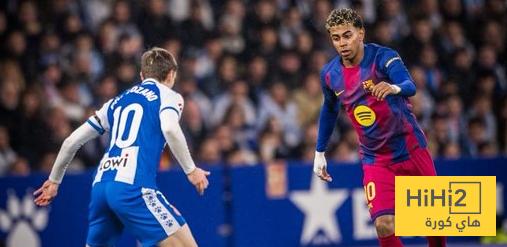 في الكورة : صورة.. 10 من أفراد أمن اسبانيول يتدخلون لطرد مشجع برشلونة