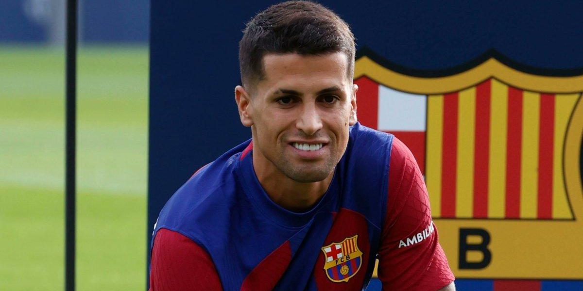 بديل كانسيلو.. برشلونة يتجه نحو هذا اللاعب!