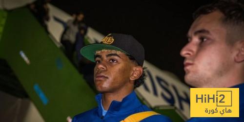 برشلونة يصل الى جدة بثقة تعانق السماء