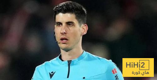 صورة .. طاقم التحكيم في مباراة ديربي السوبر الاسباني يصل الى ملعب الجوهرة