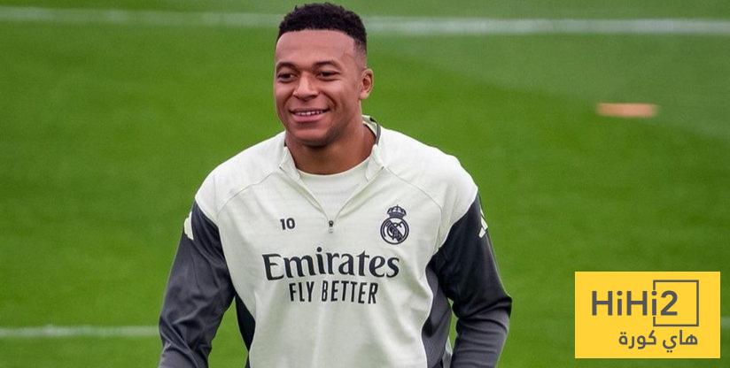 مبابي يصل إلى جدة برفقة اخصائي العلاج الطبيعي